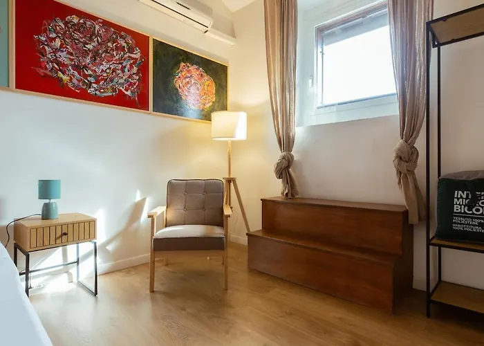 Apartment Artists' Attic Rom